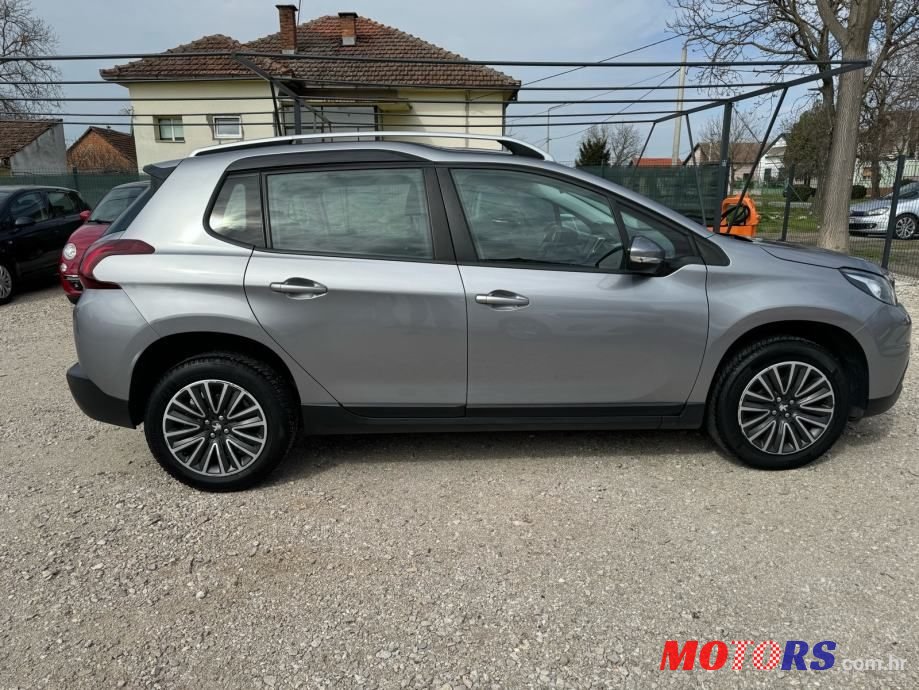 2019' Peugeot 2008 1,5 Bluehdi photo #6