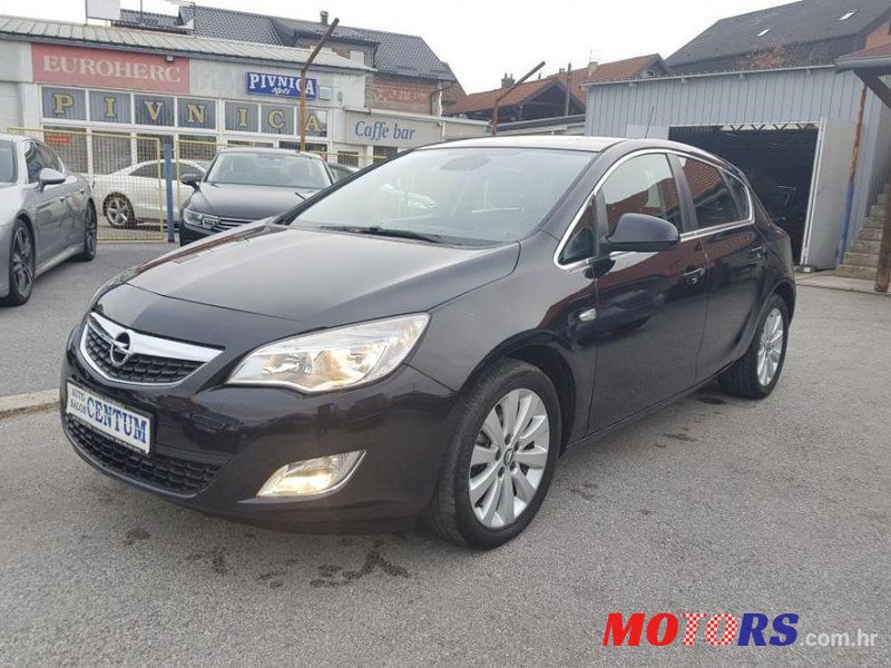 2010' Opel Astra 1,7 Cdti photo #1