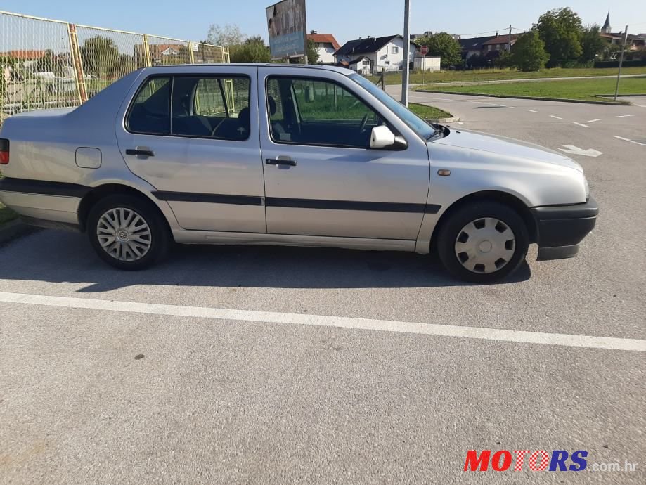 1997' Volkswagen Vento Cl Tdi photo #1