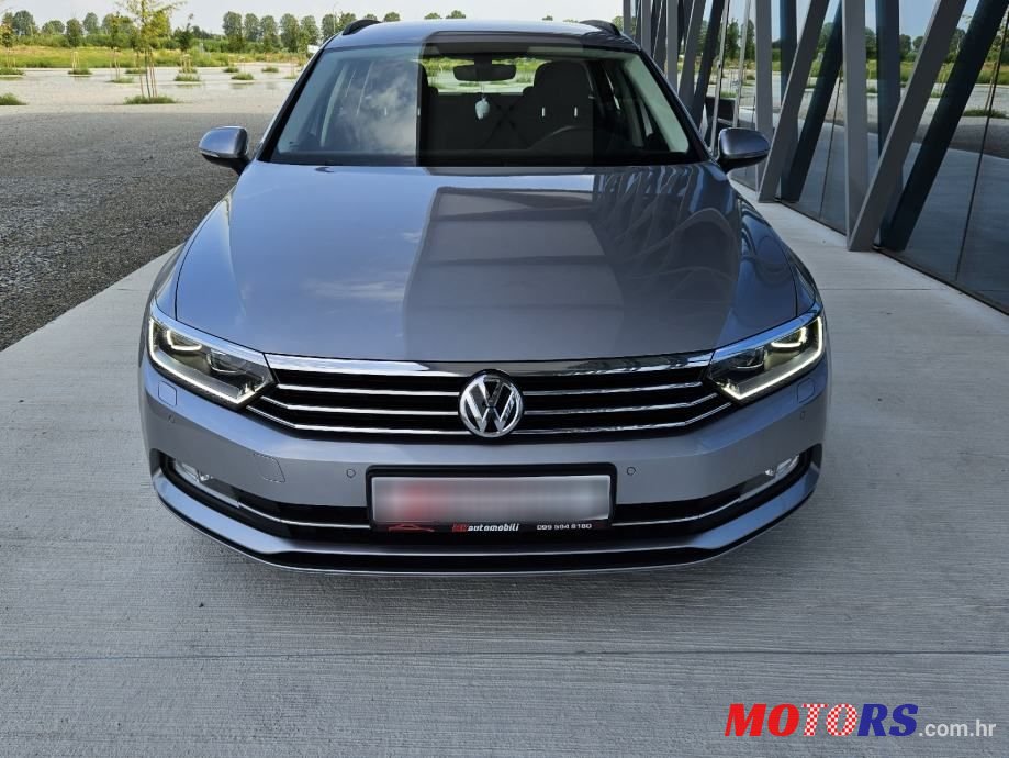2019' Volkswagen Passat Variant photo #2