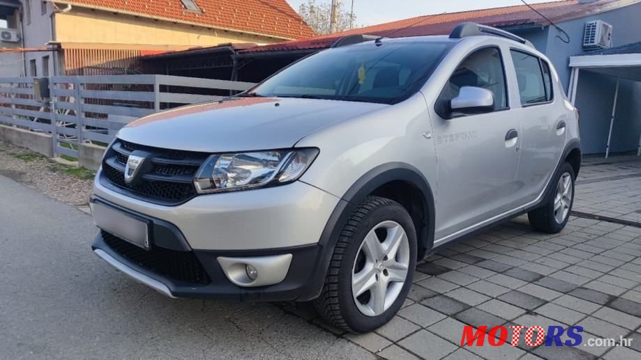 2015' Dacia Sandero photo #4