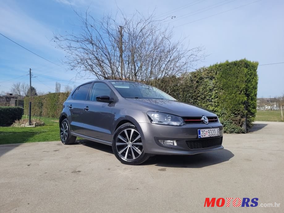 2013' Volkswagen Polo photo #5