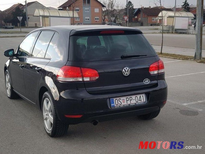 2010' Volkswagen Golf VI 1,6 Tdi photo #1