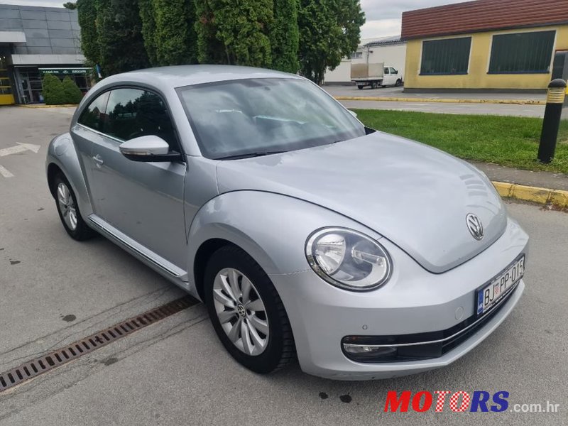 2013' Volkswagen Beetle photo #3
