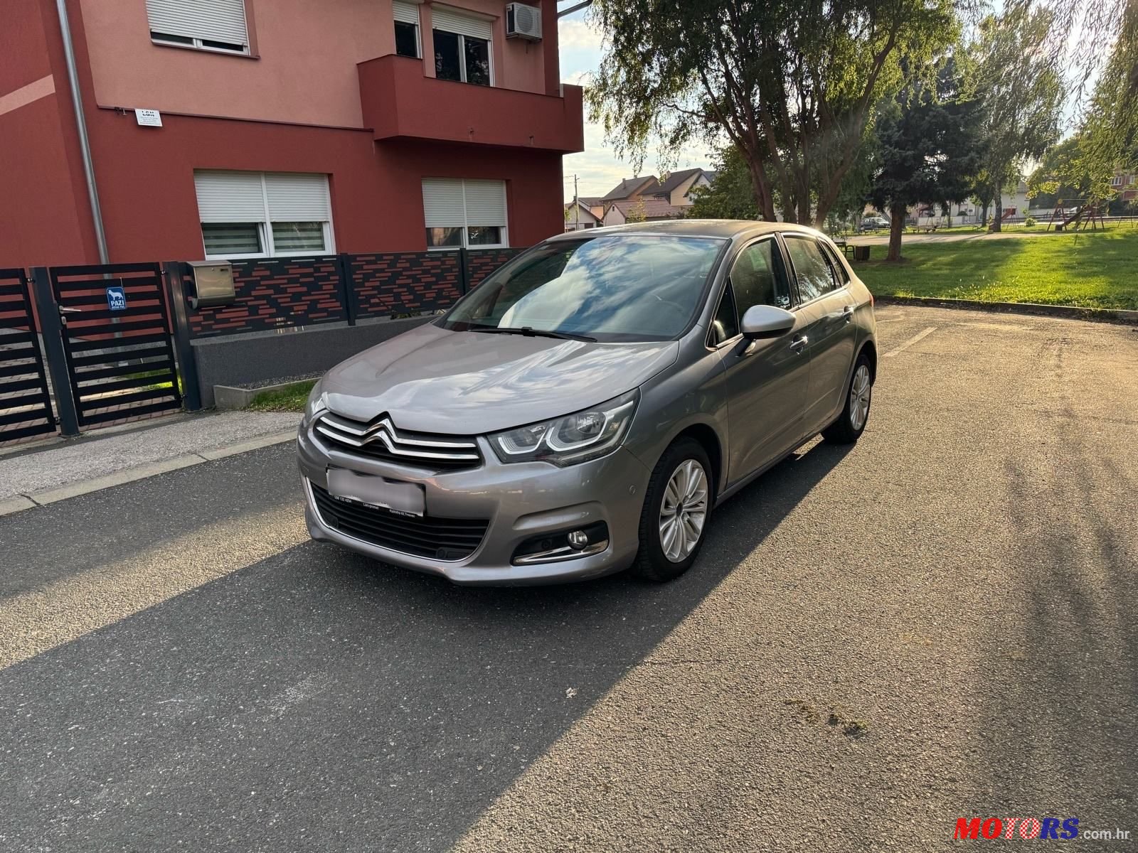 2016' Citroen C4 1,6 120 S&S photo #2