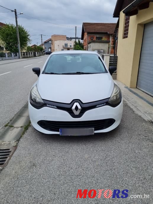 2015' Renault Clio photo #2