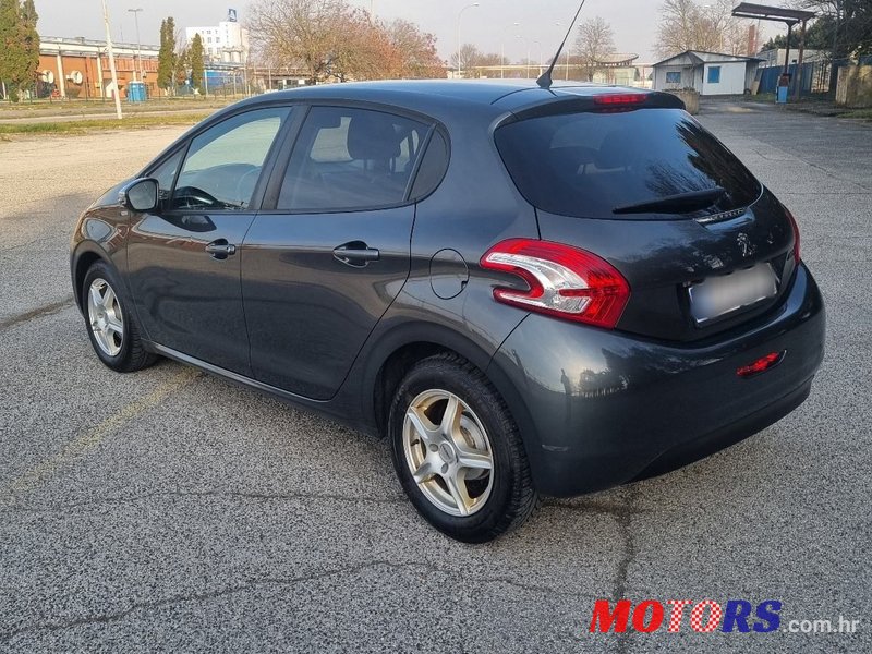 2015' Peugeot 208 1,2 Puretech photo #5