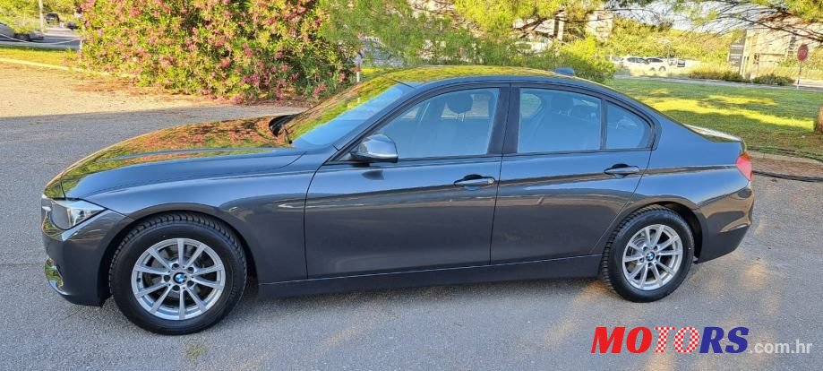 2013' BMW Serija 3 318D photo #4