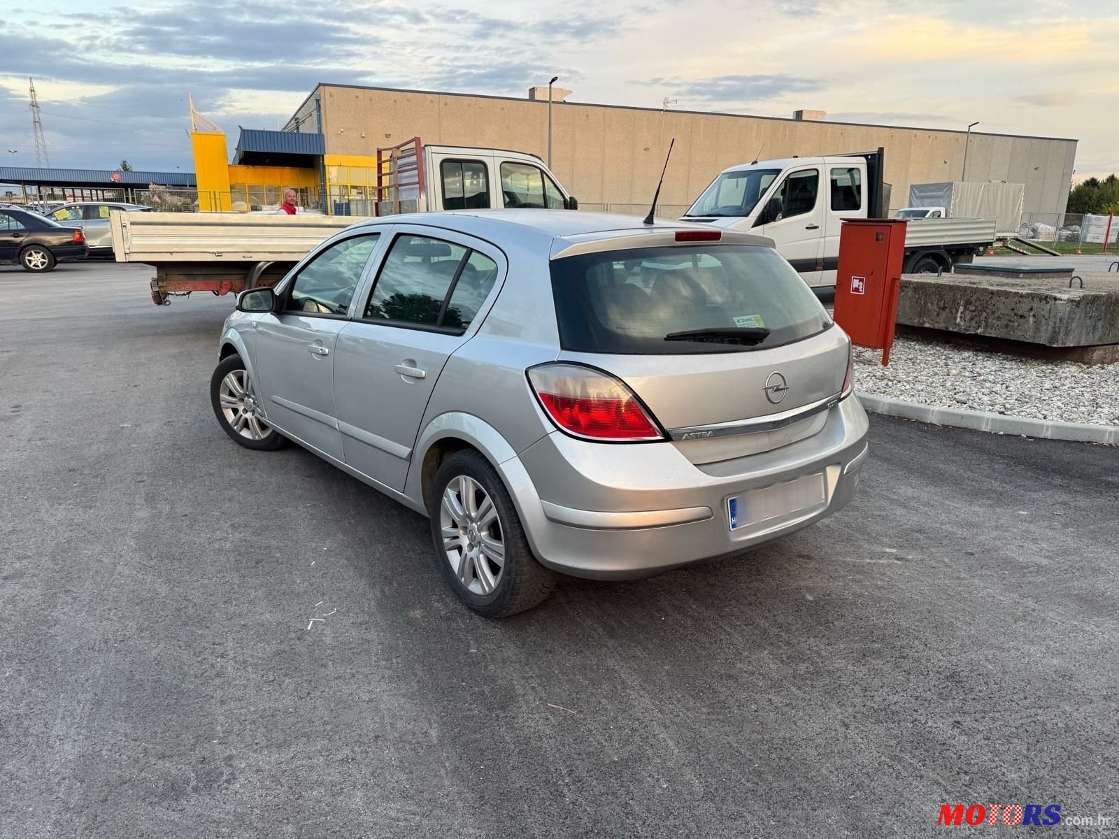 2004' Opel Astra 1,7 Cdti photo #2
