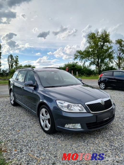 2010' Skoda Octavia Combi photo #3