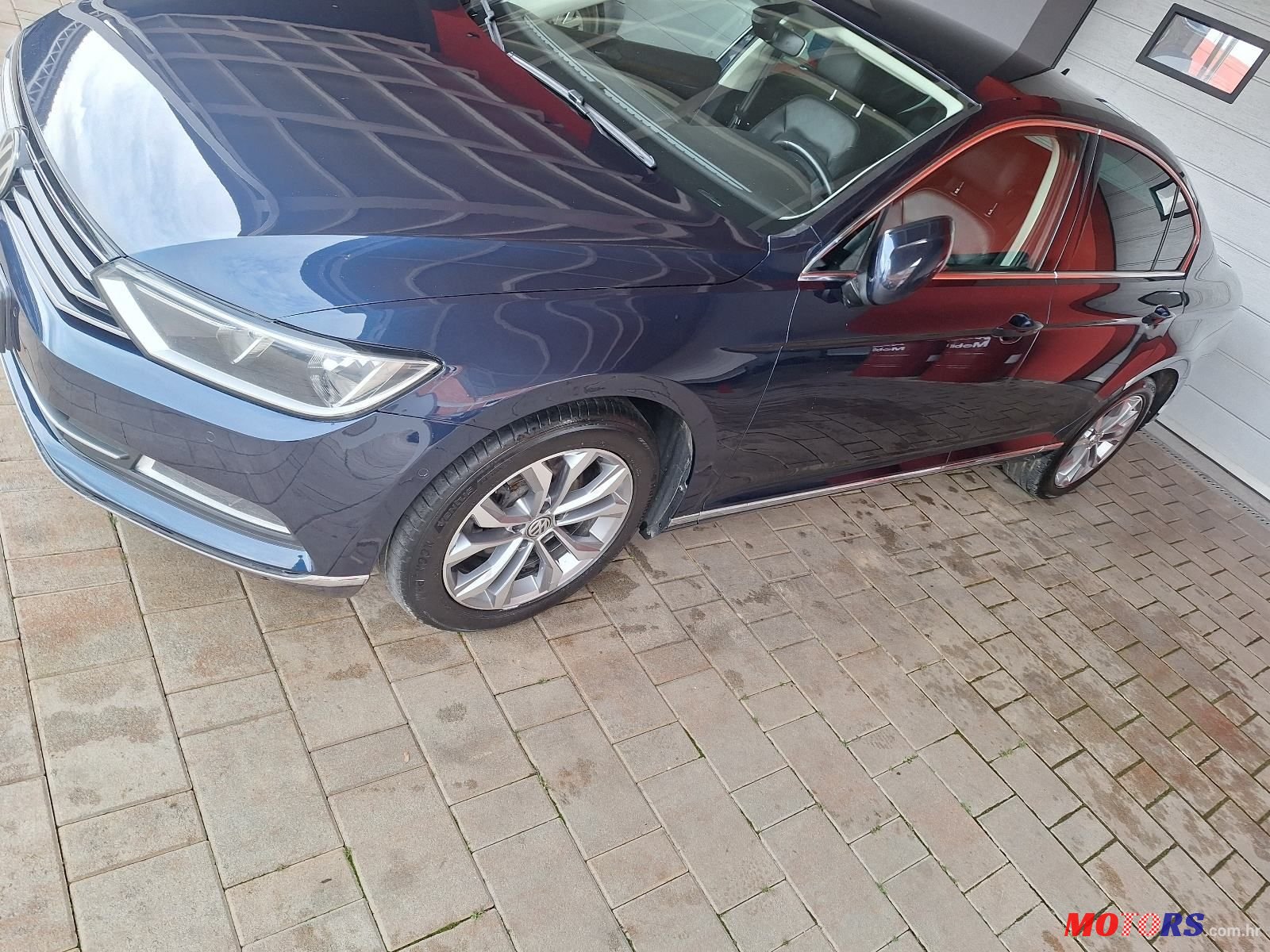 2015' Volkswagen Passat photo #2