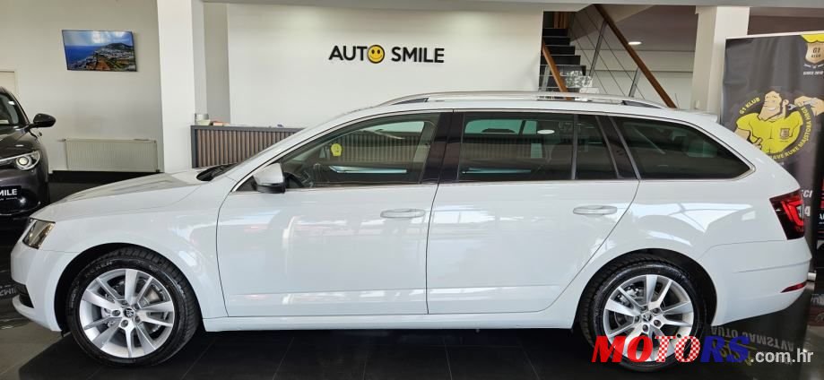 2018' Skoda Octavia Combi photo #2