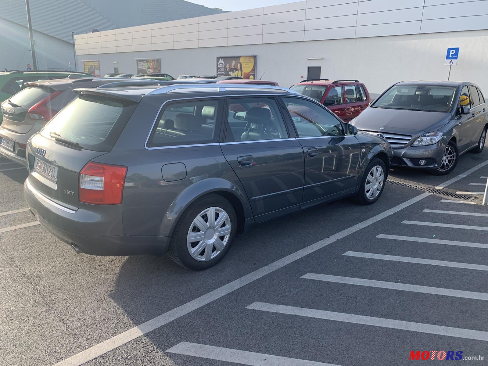 2003' Audi A4 Avant photo #4