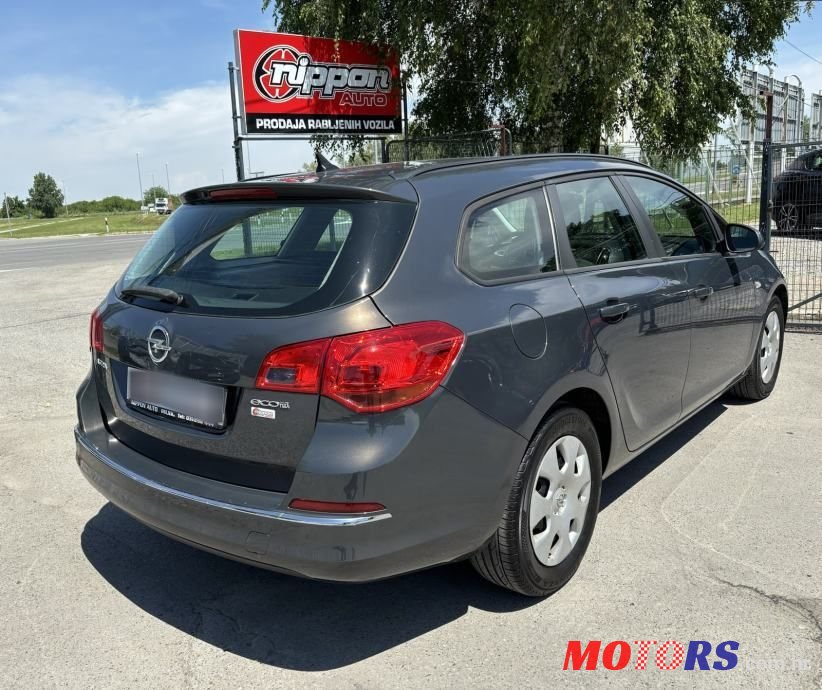 2012' Opel Astra Karavan photo #6