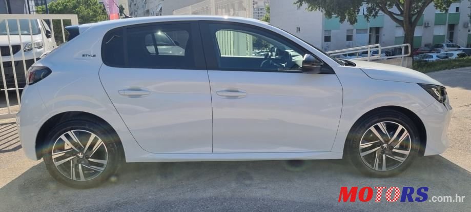 2023' Peugeot 208 1,2 photo #6