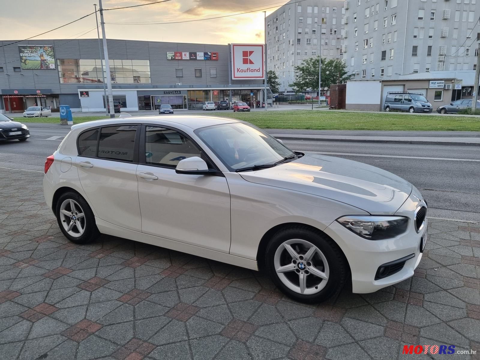 2015' BMW Serija 1 116D photo #4