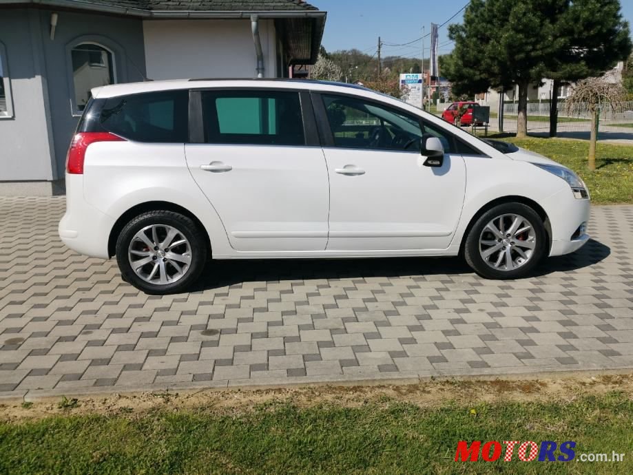 2011' Peugeot 5008 1,6 Hdi photo #4