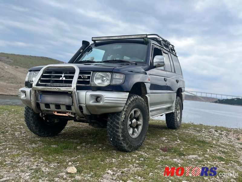 1998' Mitsubishi Pajero 3,5 V6-24V Gls photo #1