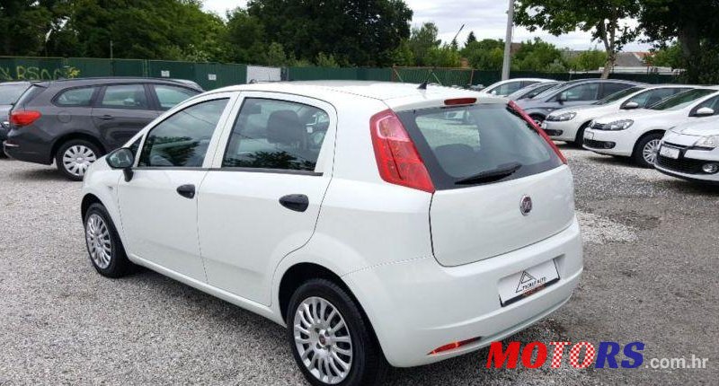 2010' Fiat Grande Punto 1,3 Multijet photo #2