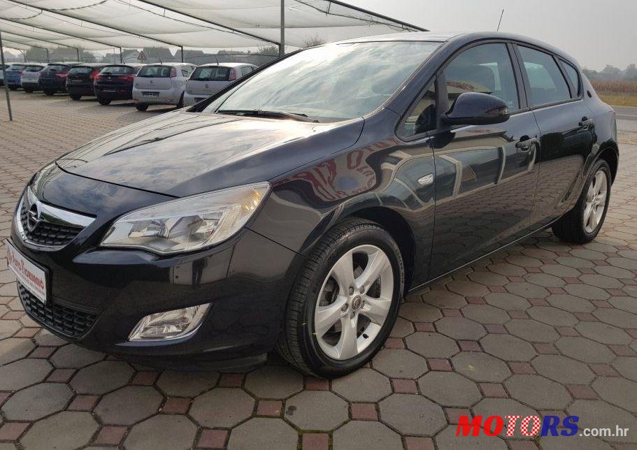 2012' Opel Astra 1,7 Cdti photo #1