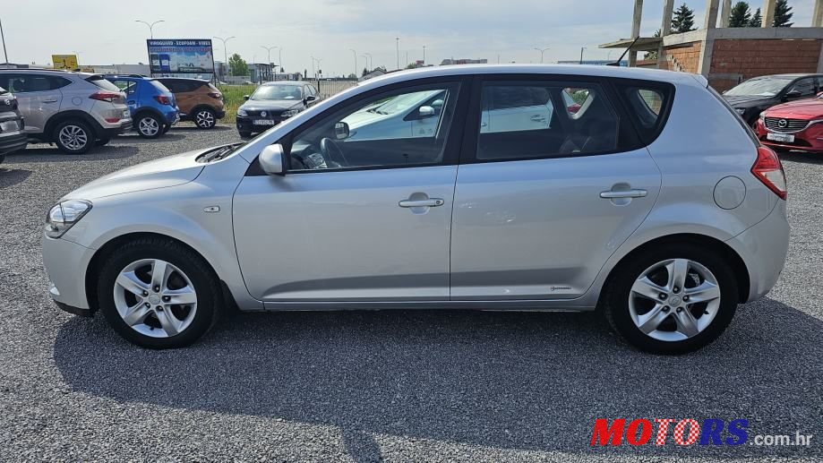 2011' Kia Ceed 1,4 Lx Cool photo #2