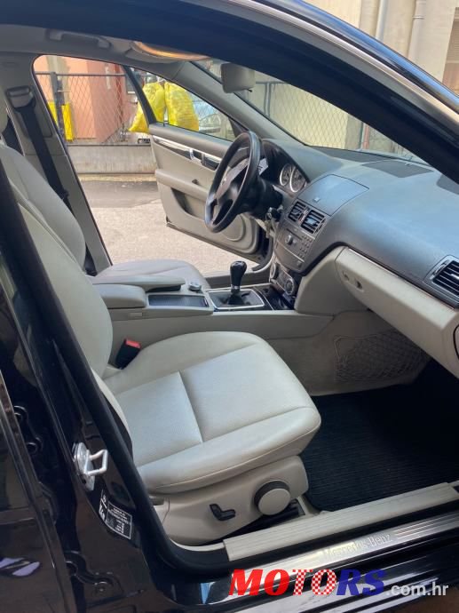 2009' Mercedes-Benz C-Klasa 200 Cdi photo #2