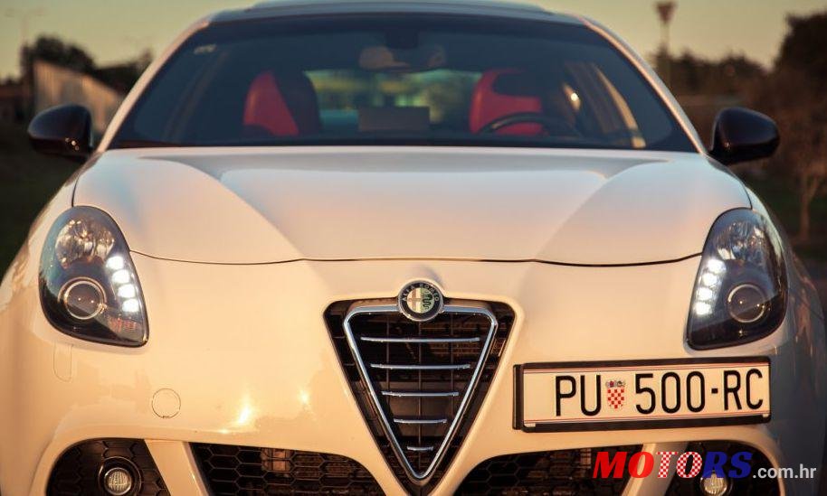 2010' Alfa Romeo Giulietta 1750 Tbi 16V photo #4