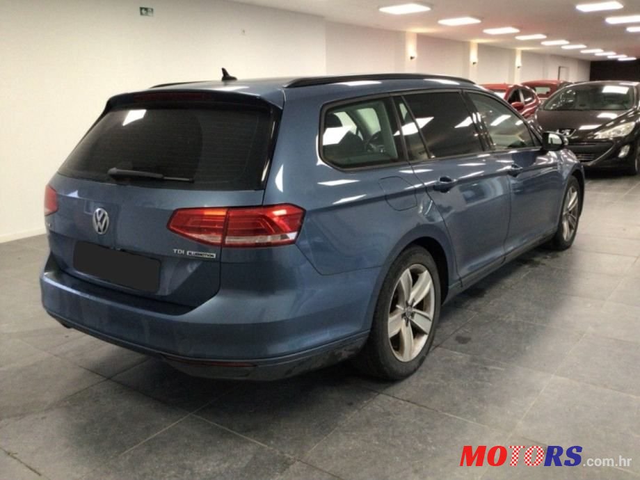 2016' Volkswagen Passat Variant photo #3
