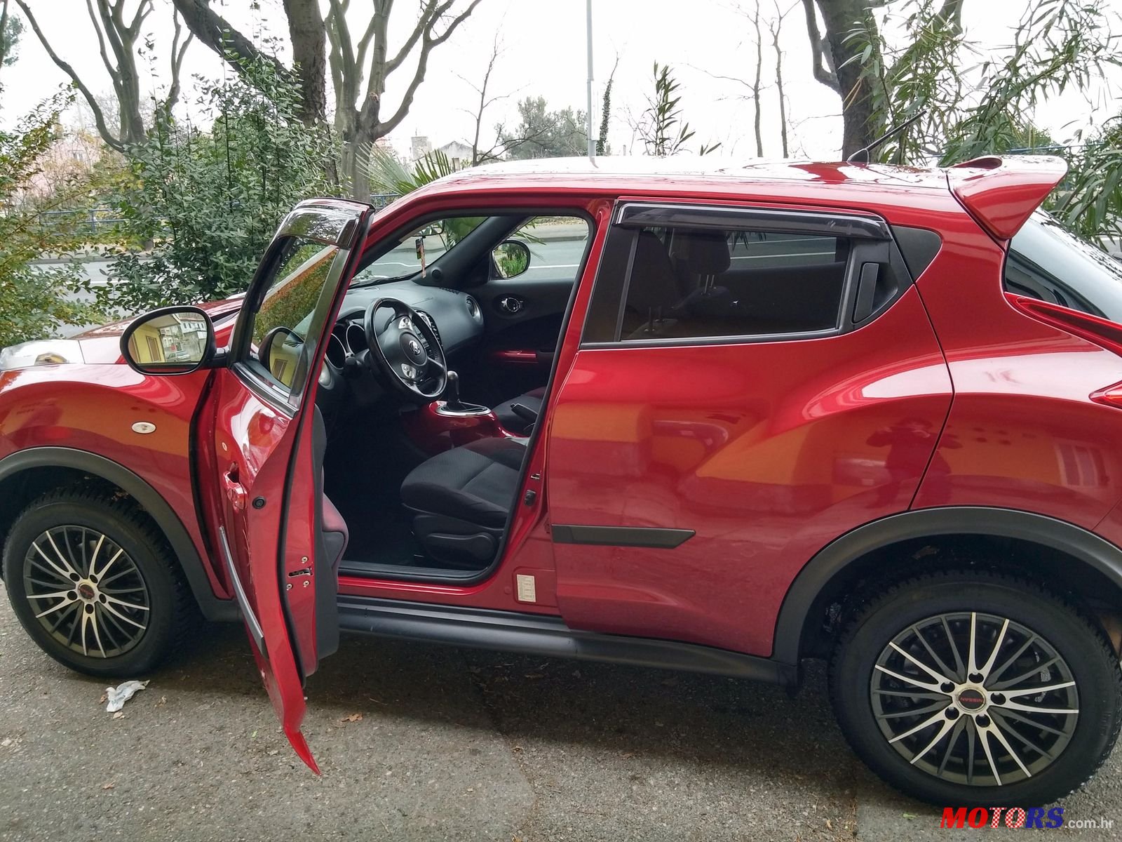 2012' Nissan Juke photo #4