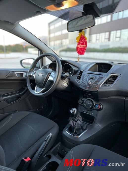 2014' Ford Fiesta photo #5