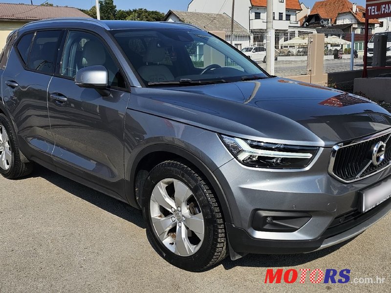 2019' Volvo XC40 D3 photo #2