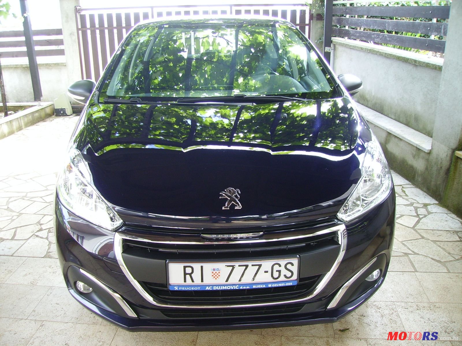 2015' Peugeot 208 1.6 Blue HDI photo #1