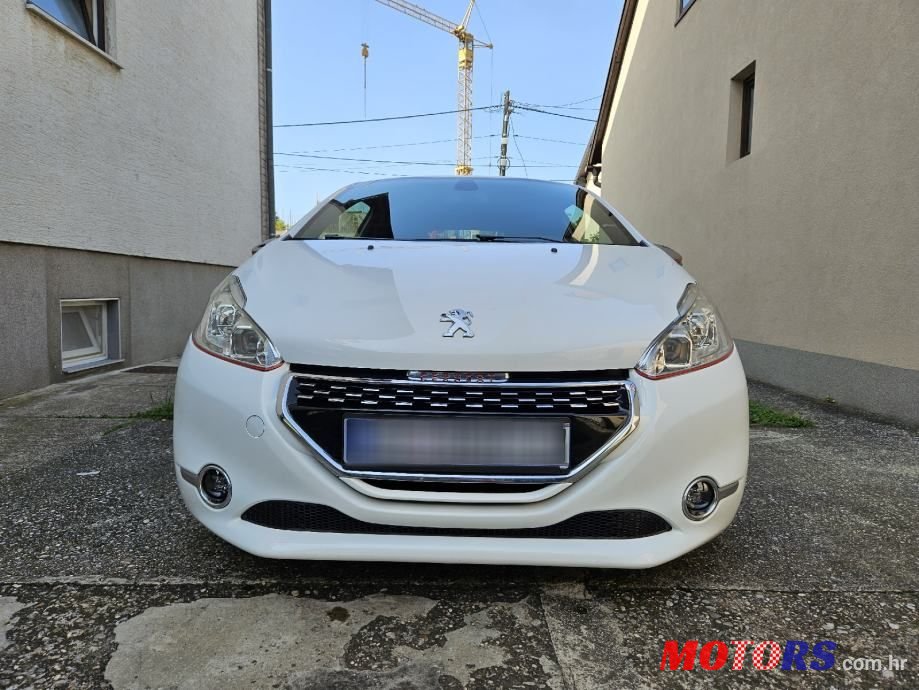 2013' Peugeot 208 photo #2