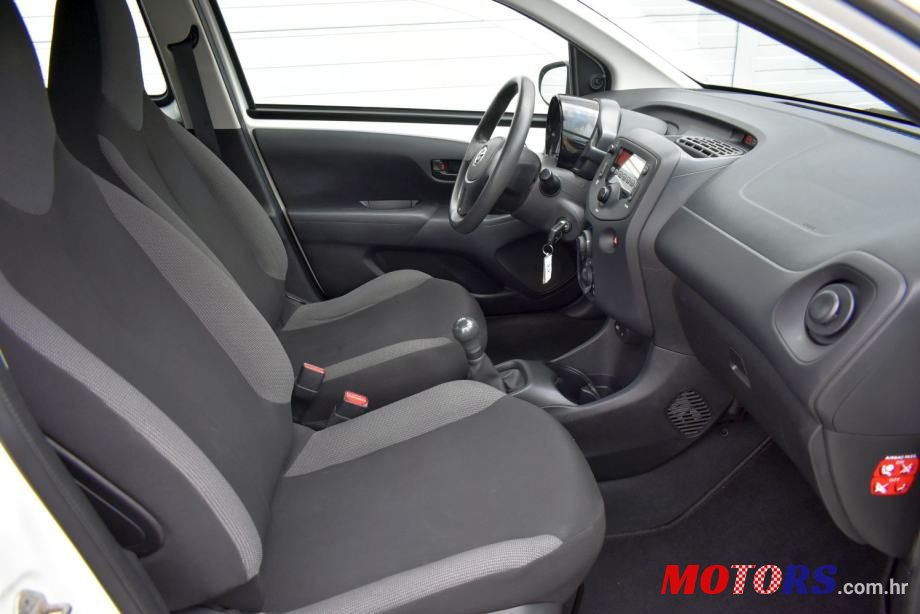 2019' Toyota Aygo X 1.0 photo #5