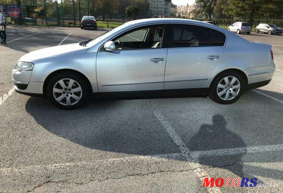 2005' Volkswagen Passat 1,6 Fsi photo #1