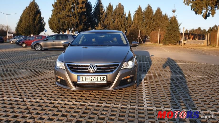 2011' Volkswagen Passat 2,0 Tdi photo #1