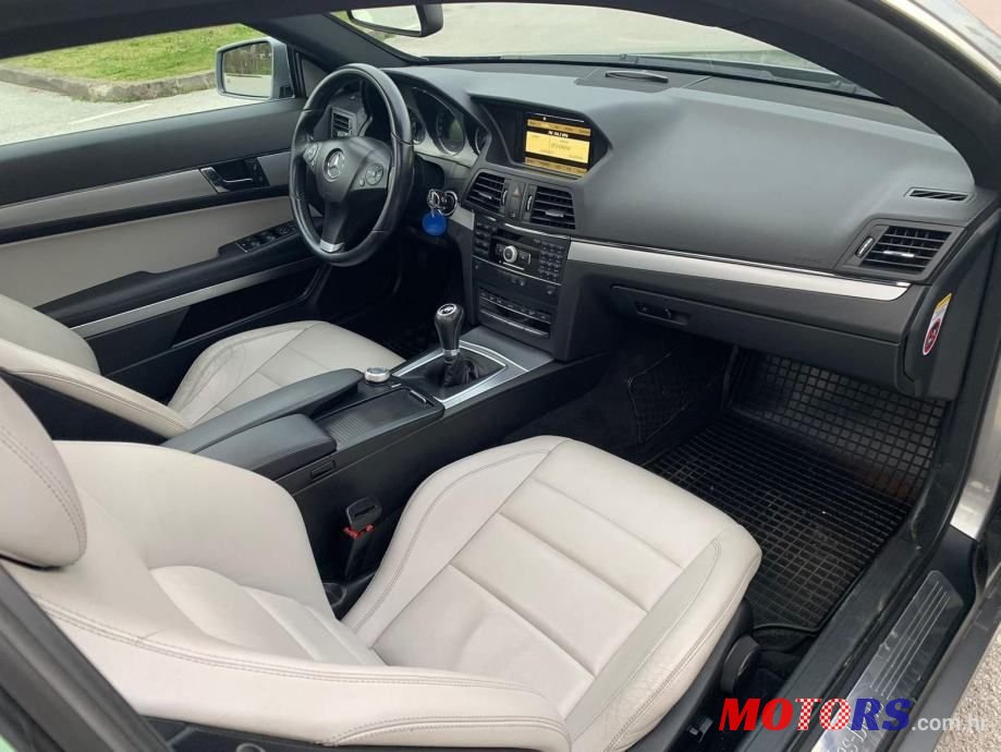 2011' Mercedes-Benz E-Klasa 220 Cdi photo #2