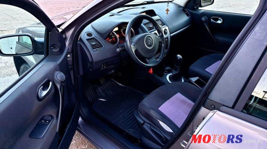 2009' Renault Megane photo #3