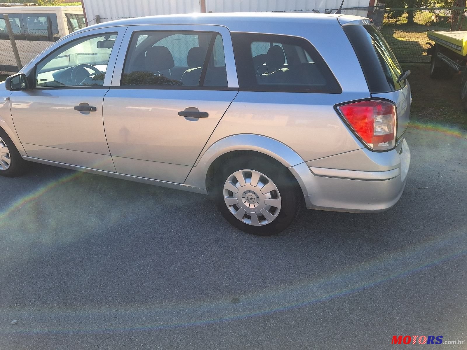 2010' Opel Astra Karavan photo #5