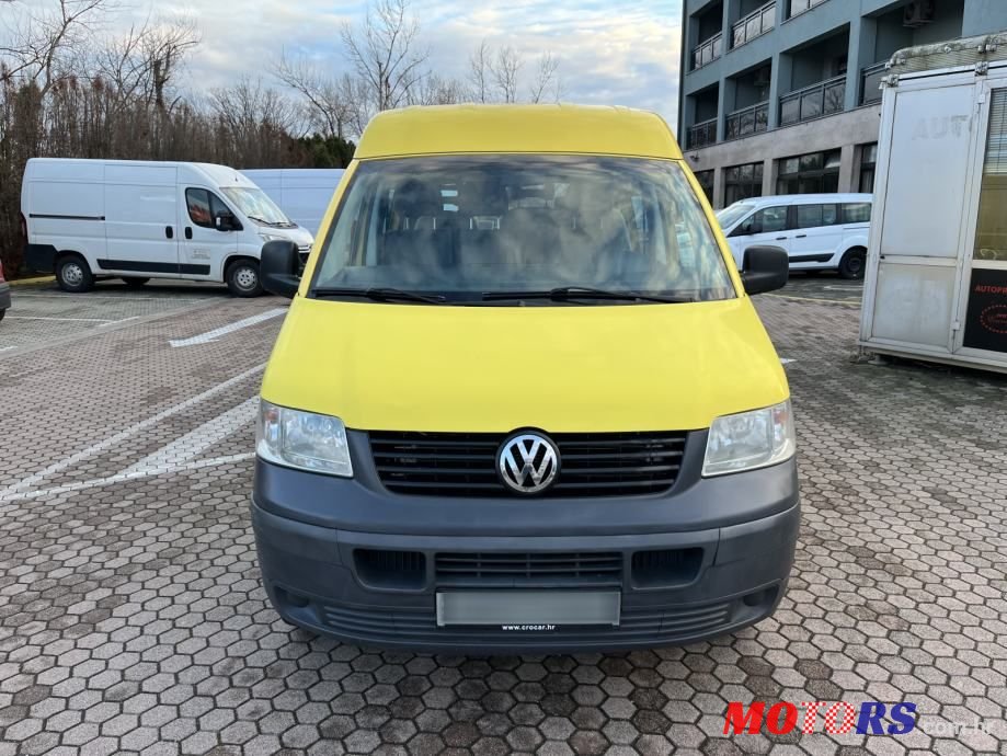 2008' Volkswagen Transporter Kombi photo #2