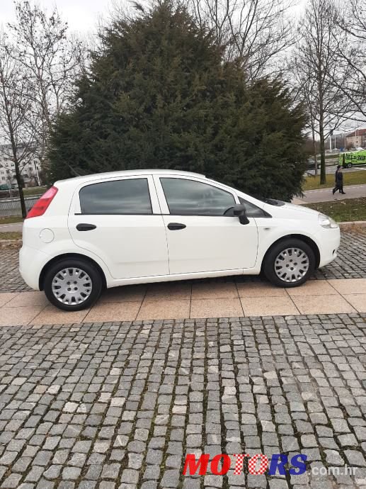 2012' Fiat Grande Punto 1,4 photo #5