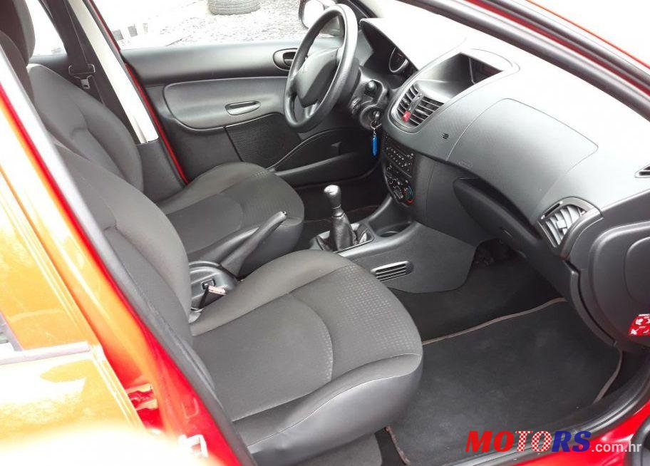 2011' Peugeot 206 1,4 photo #1