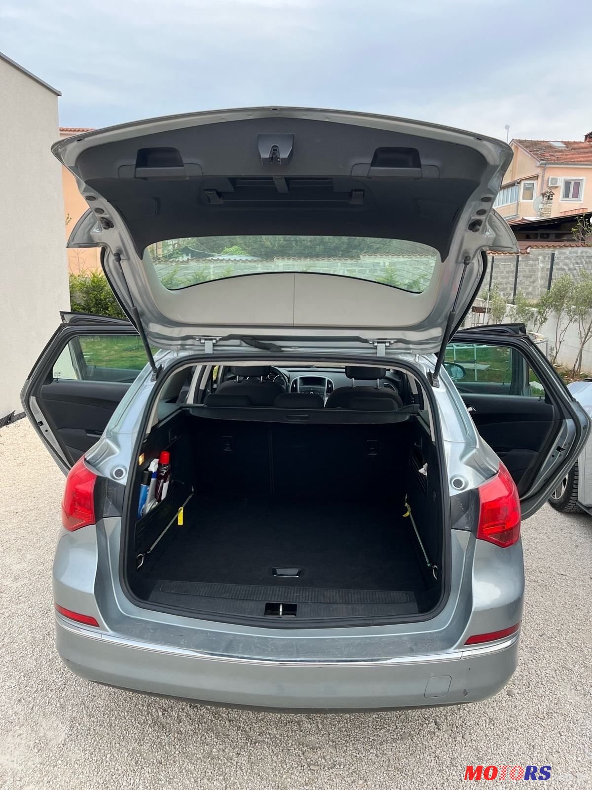2014' Opel Astra Karavan photo #6