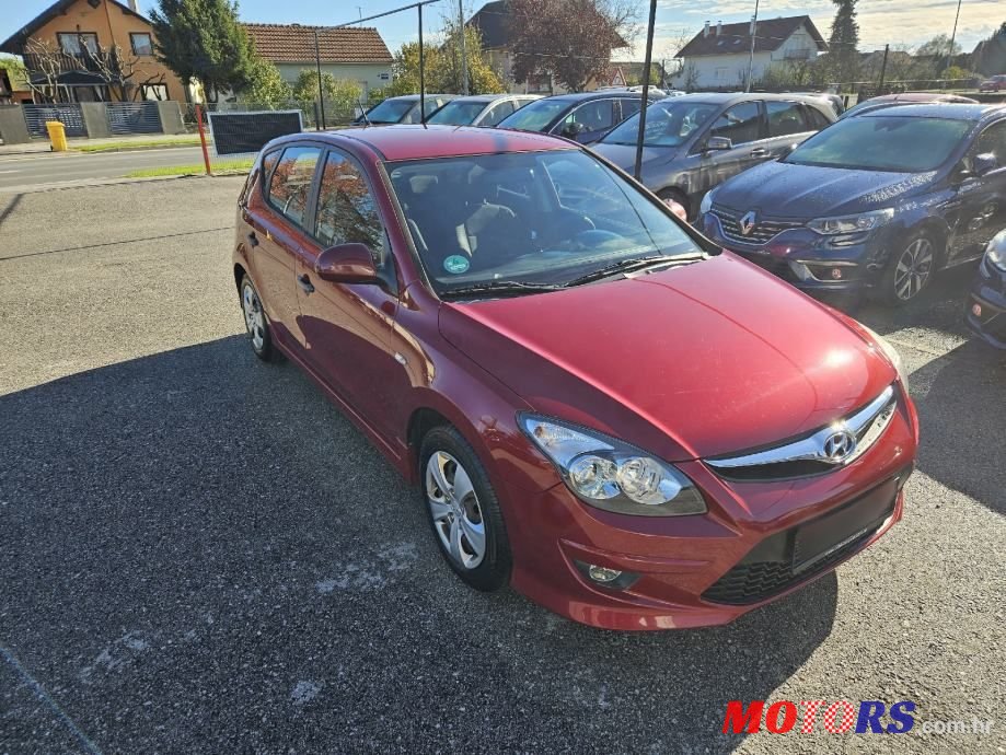 2011' Hyundai i30 1,6 Crdi photo #2