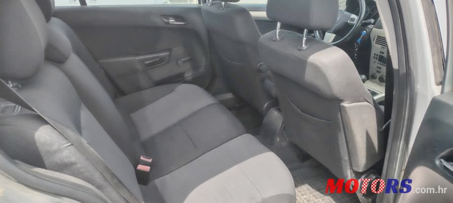 2008' Opel Astra 1,7 Cdti photo #4