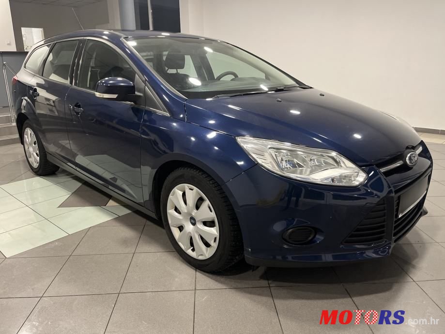 2012' Ford Focus Karavan photo #3