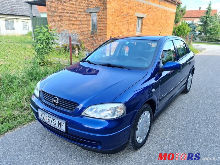 2009' Opel Astra photo #1