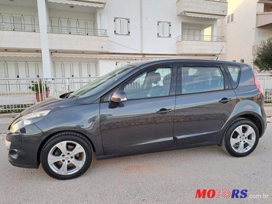 2012' Renault Scenic photo #2