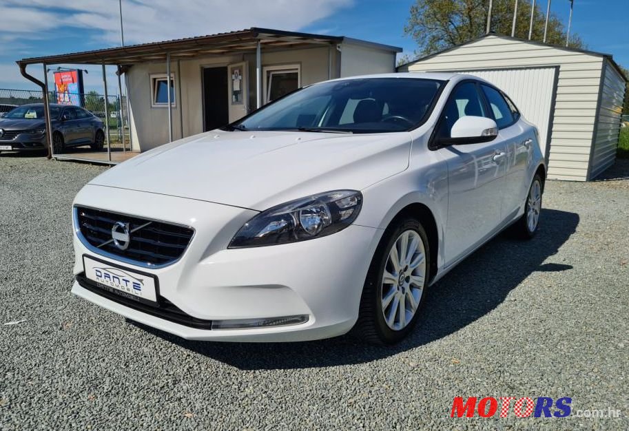 2013' Volvo V40 D2 photo #1