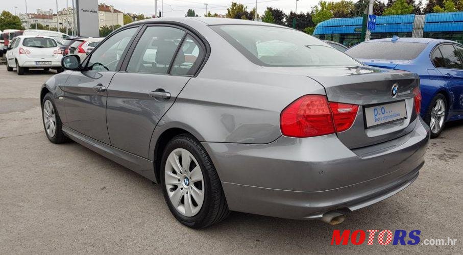 2011' BMW Serija 3 316D photo #2